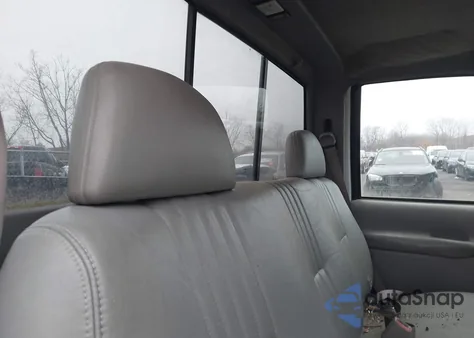 2000 GMC Sierra 2500 Classic Sl from USA, damaged, VIN 1GTGC24R9YR216334